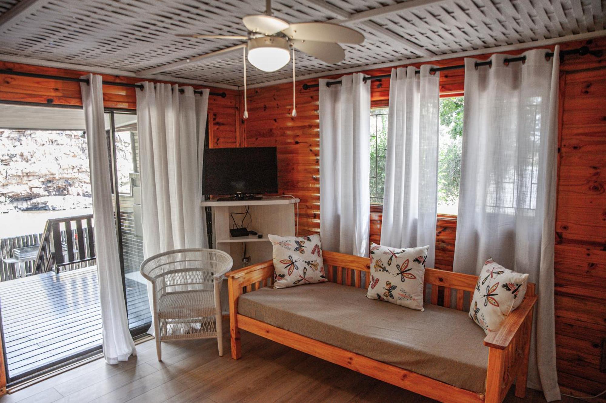 Olifantskrans River Cabins Бонивейл Екстериор снимка